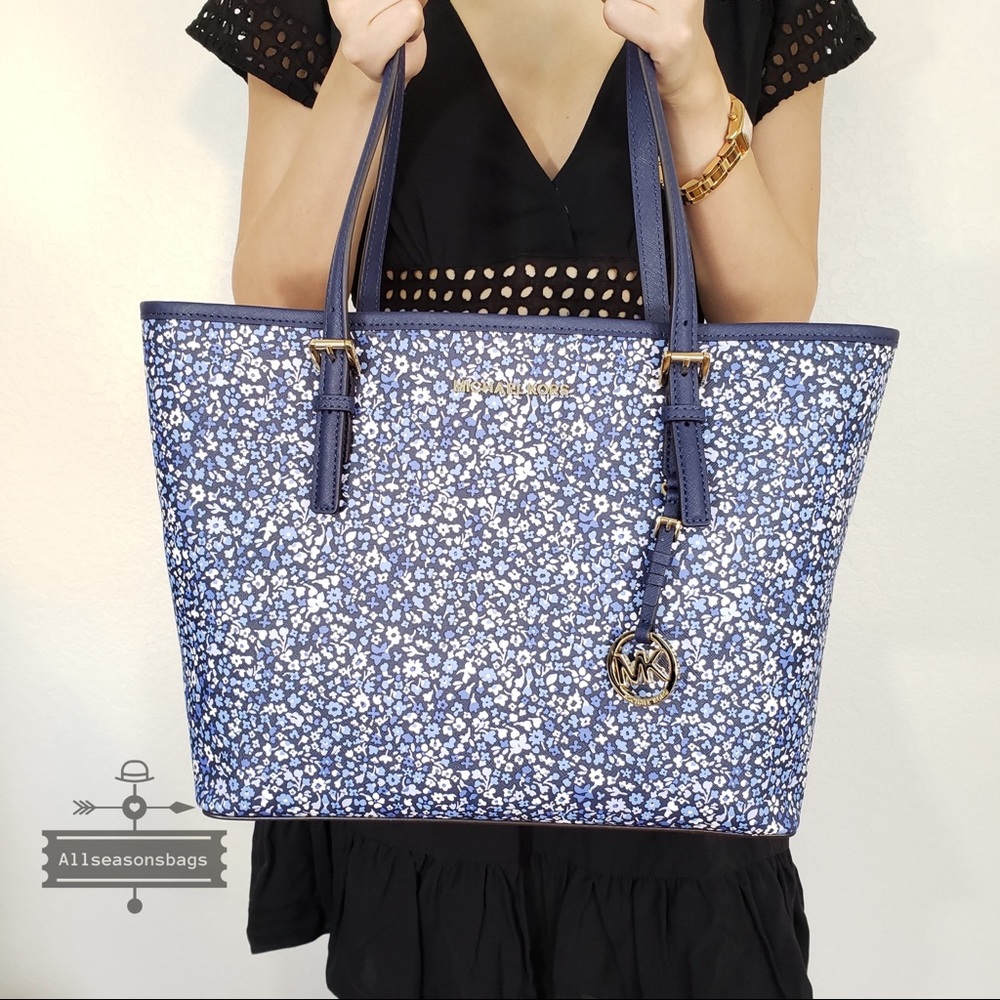 NWT Michael Kors Jet set travel carryall tote navy - Picture 2 of 6